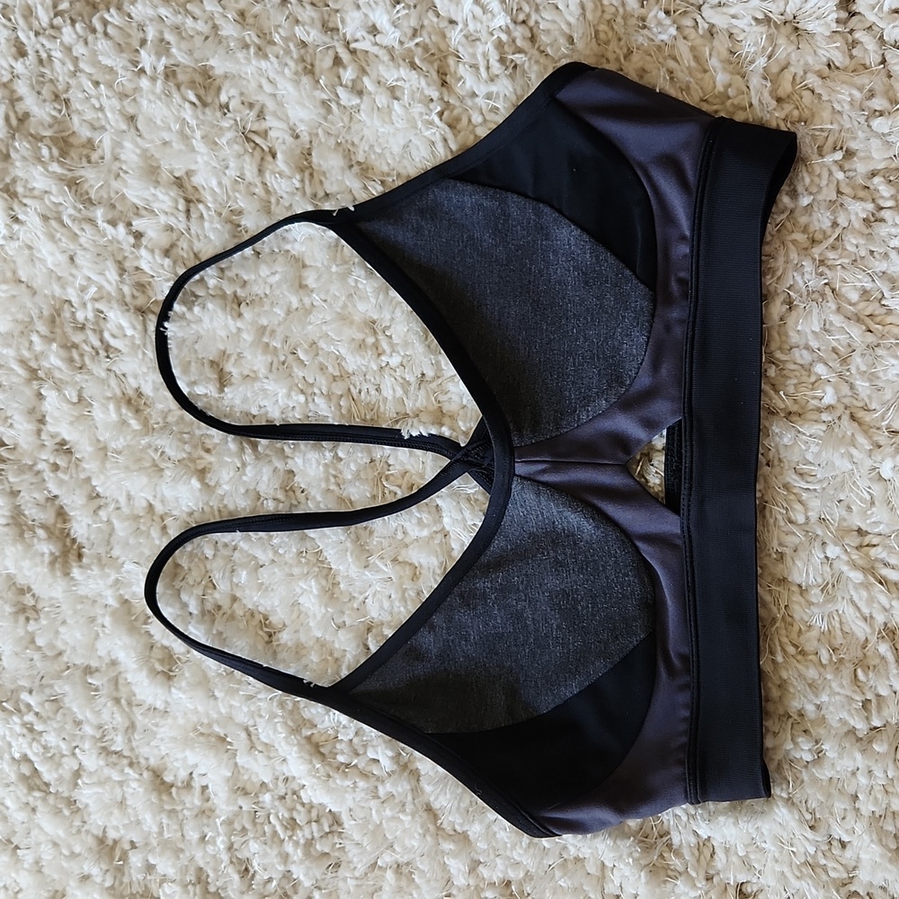 UnderArmour sports bra